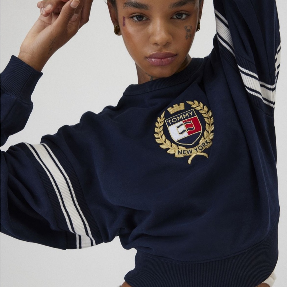 NWT Tommy Jeans New York Crest Boxy Crew Neck Pullover